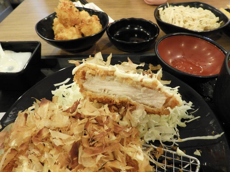 大阪燒豬排定食的豬排
