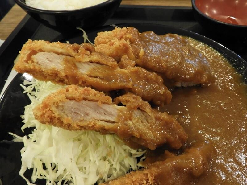 和風咖哩豬排定食的豬排