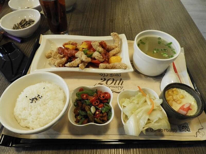 茶自點中壢家樂福店糖醋豬里肌套餐