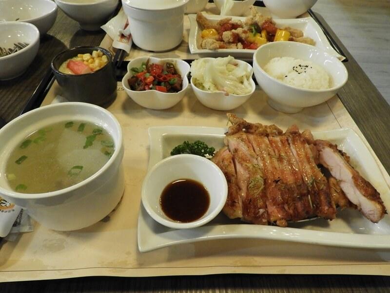 迷迭香腿排佐橙汁醬套餐