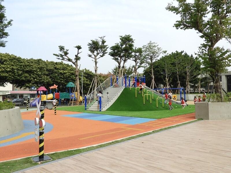 兒童攀爬坡及兒童駕駛訓練場