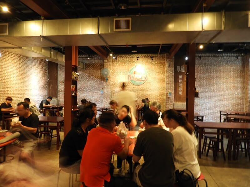 厚道飲食店旗艦店用餐環境