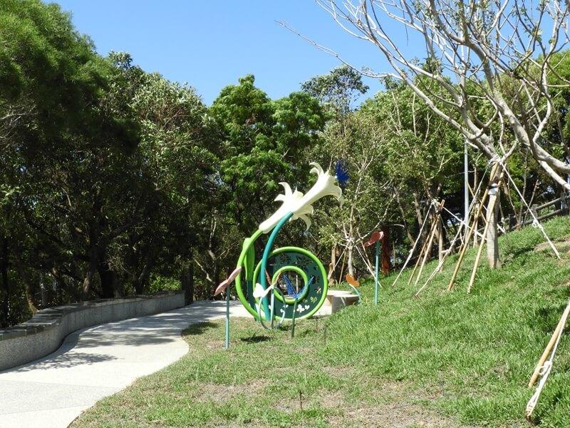 同一個百合花造景，適合拍照