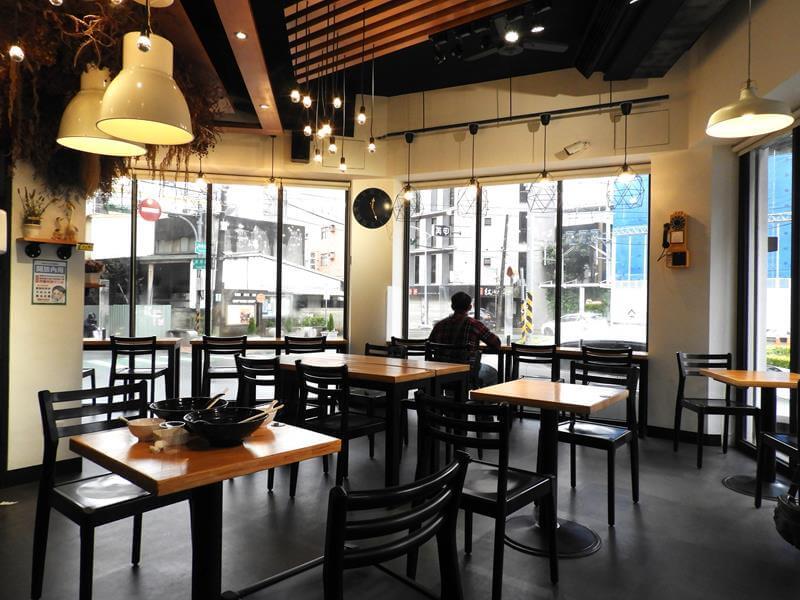 中壢麵大廚博愛店的店內