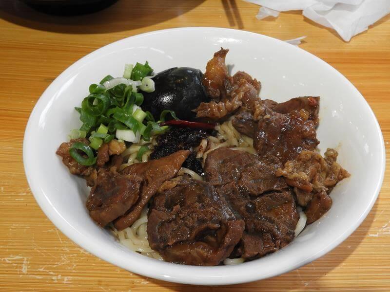椒麻皮蛋牛肉麵 NT150 元　2022.3