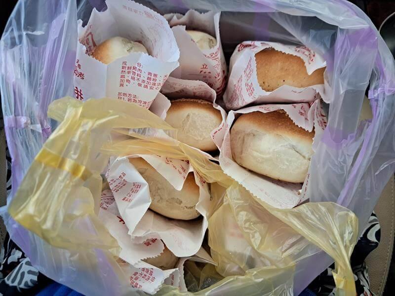 今天大概買了五百塊錢，有三種口味