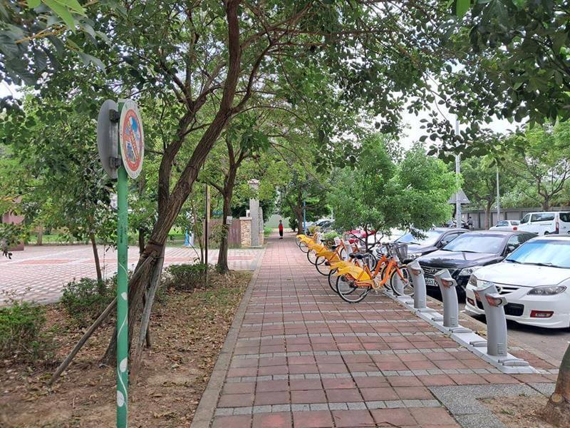 龍岡萬坪公園有 YouBike
