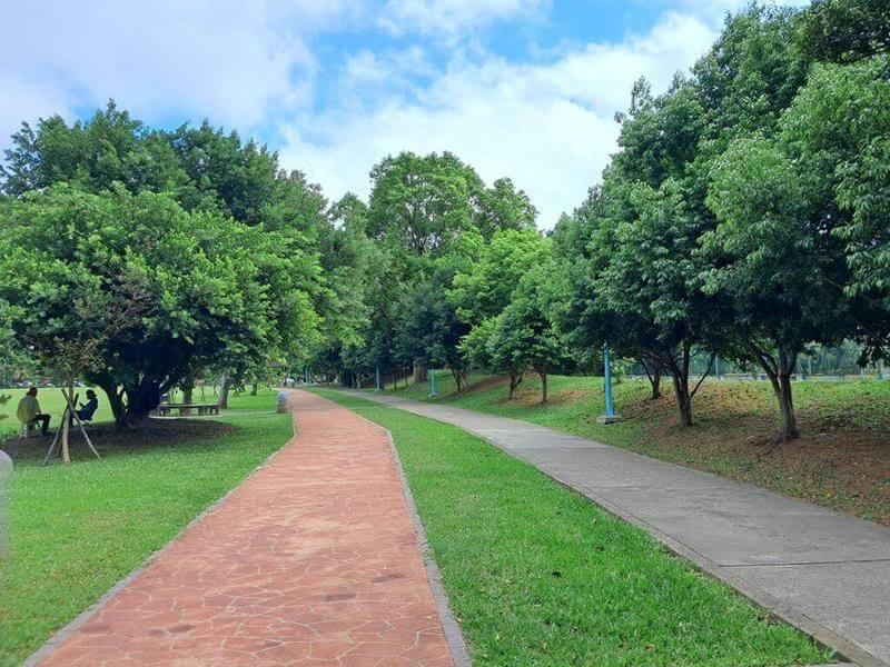 龍岡萬坪公園步道與自行車道