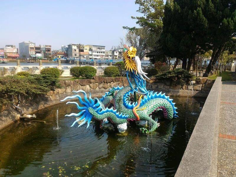 南天宮前的龍池