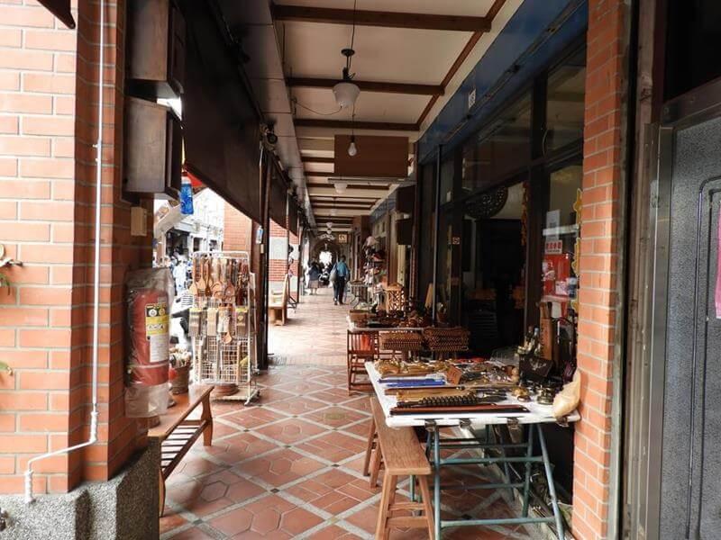 大溪老街的街道相當復古