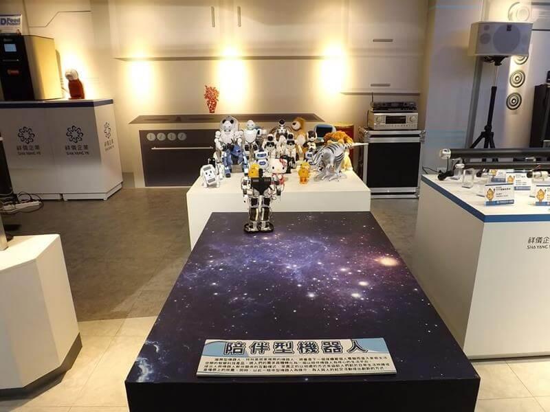 陪伴型機器人顯得可愛