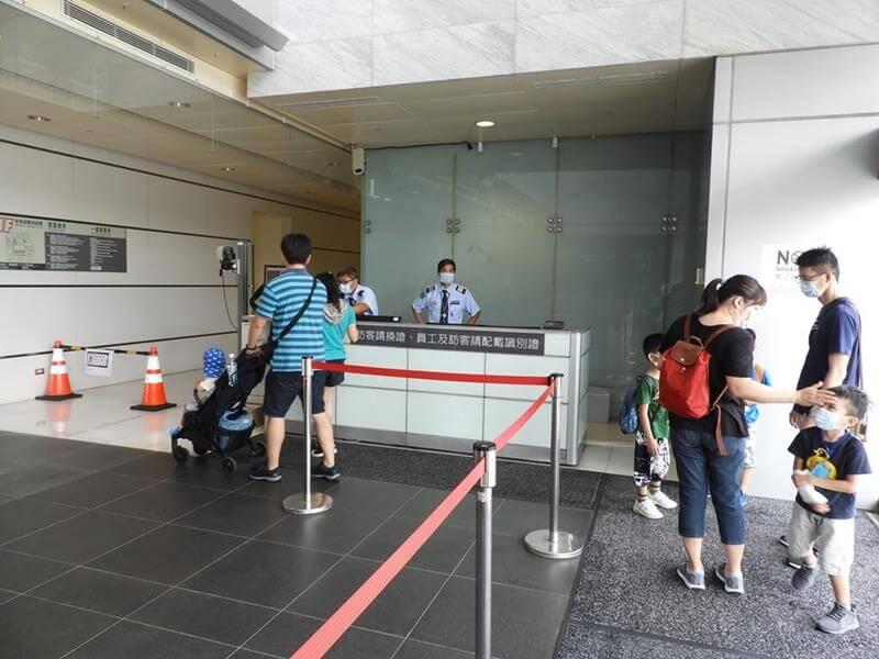 現場報到換證