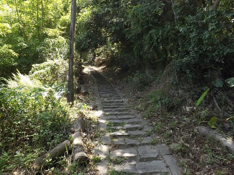 齋明寺古道的石板步道
