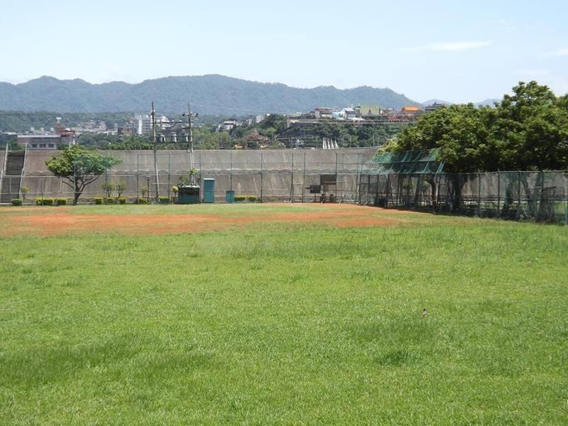 棒球場 or 壘球場？
