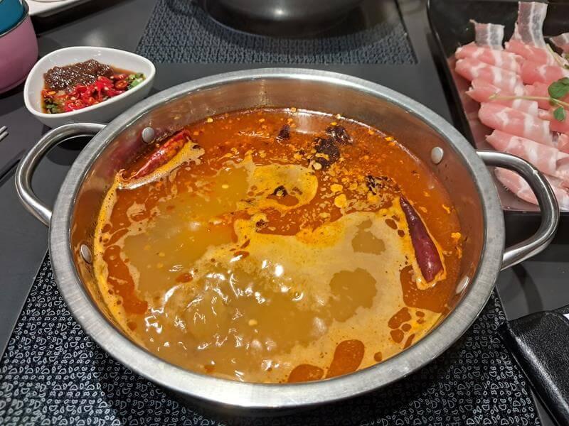 極品麻辣鍋物湯頭