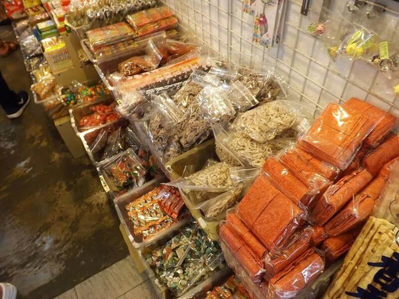 內灣戲院旁的古早味商店賣很多有趣的東西