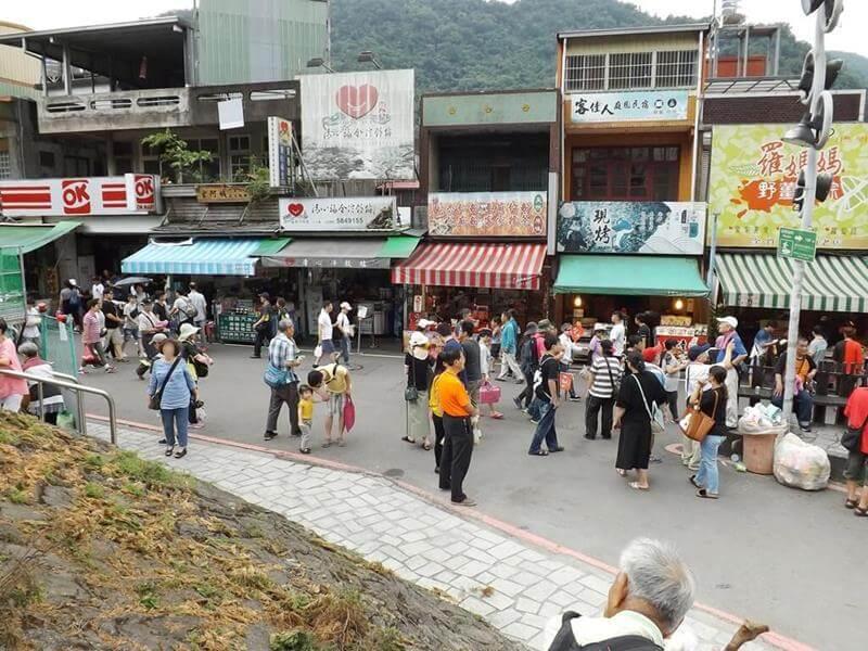 內灣車站外就是內灣老街