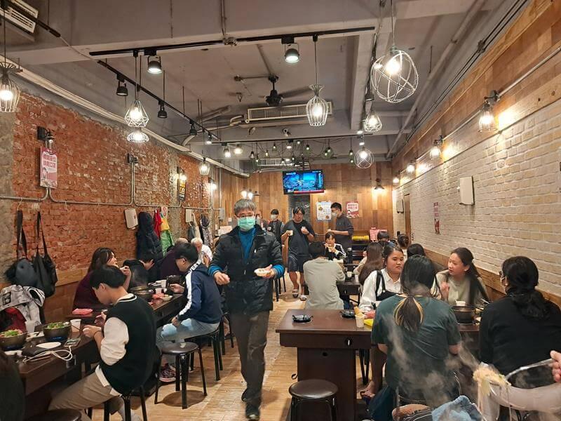 羽之鍋中壢店的用餐環境