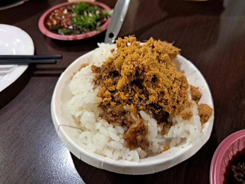 滷肉飯還可以加肉鬆