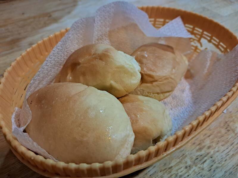 奶油餐包先上