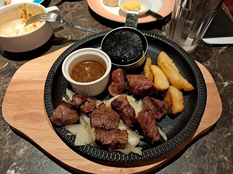 嫩肩骰子牛　460元
