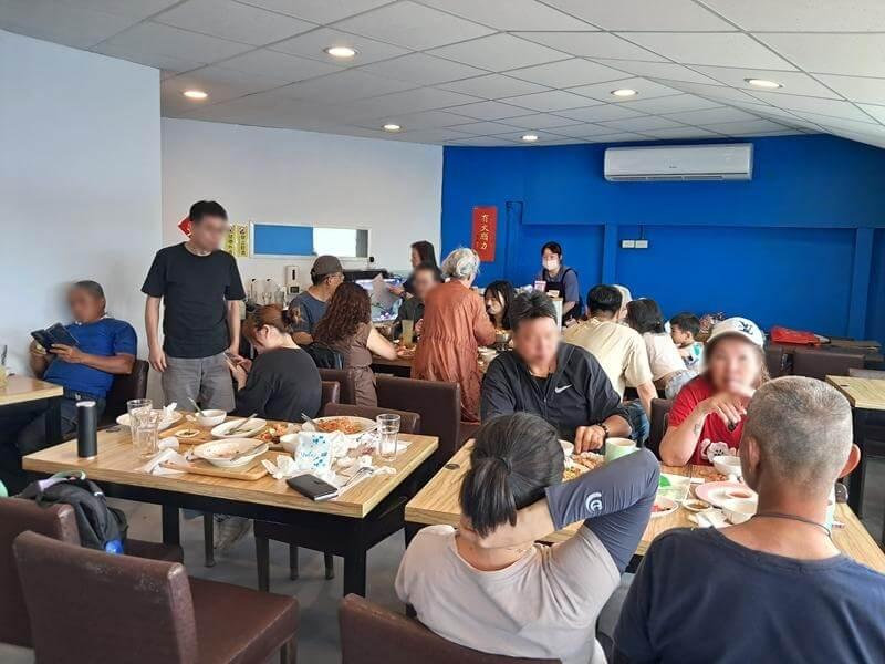 鮮來鮮食廚房的用餐環境
