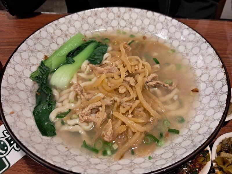 榨菜肉絲麵也很好吃