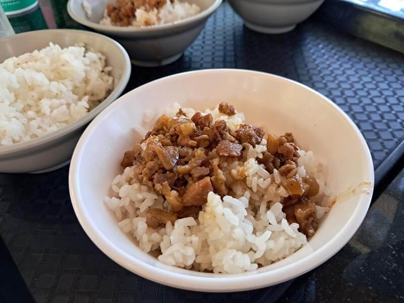 滷肉飯免費續碗