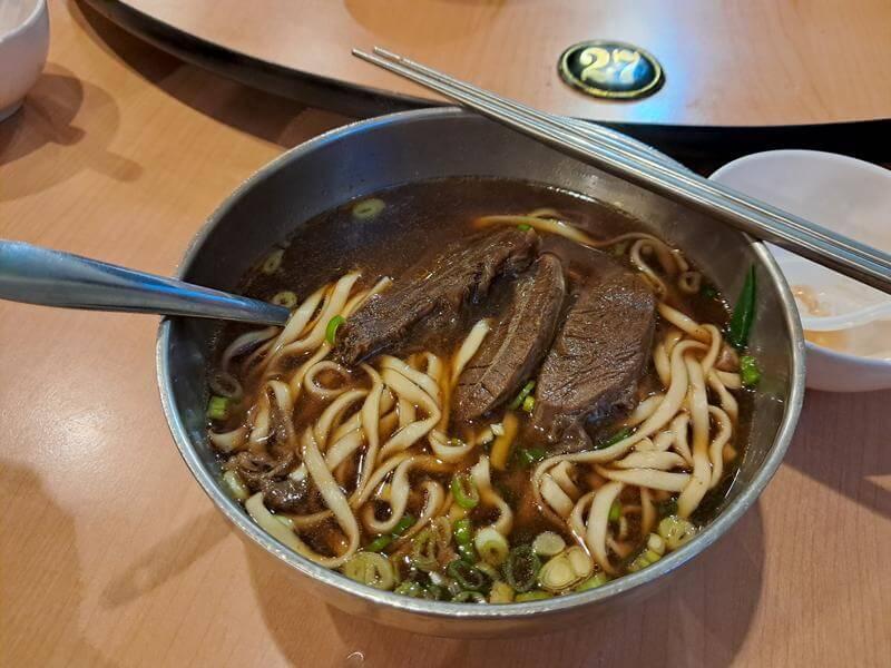 牛肉麵的牛肉超大塊
