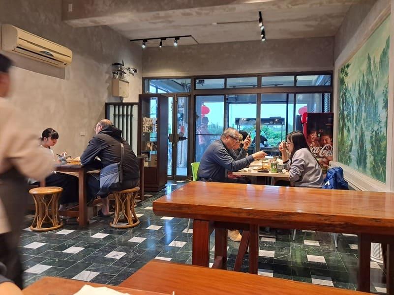 蒔光牛肉麵的用餐環境