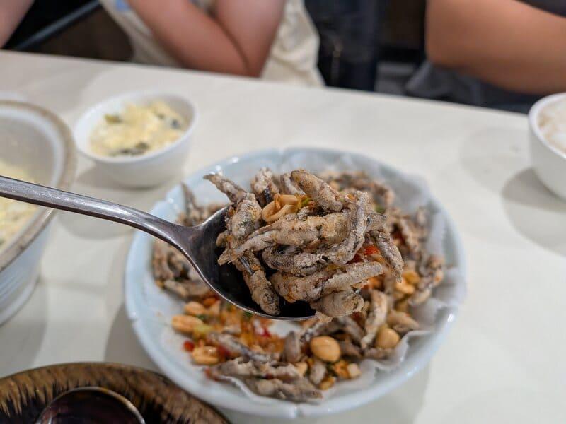 丁香魚真的很香酥，完全不油膩